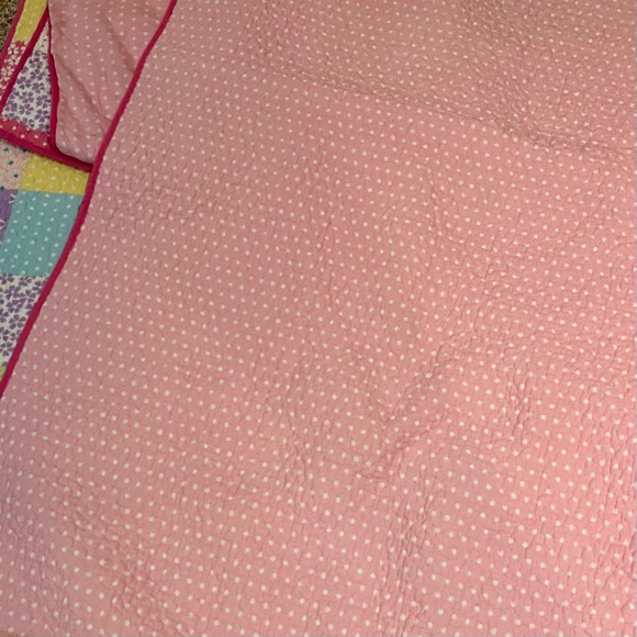 Quilt 7’3” x 6’10 With two pillow shams - Picture 11 of 11